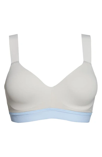 Shop Natori Dynamic Contour Underwire Sports Bra In Feather Grey / Skyfall