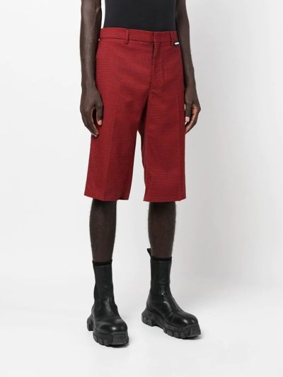 Shop Vetements Houndstooth Tailored Shorts In Rot