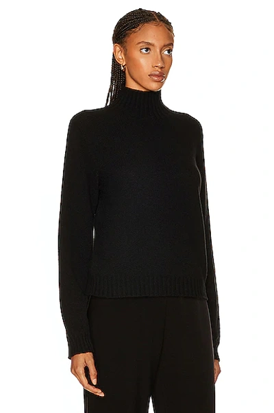 The Row Essentials Kensington Cashmere Turtleneck Sweater In Black