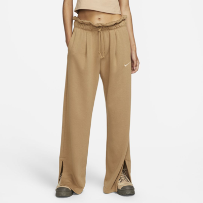 Shop Nike Women's  Sportswear Everyday Modern High-waisted Fleece Open-hem Pants In Brown