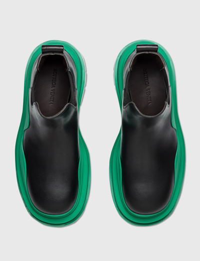 Bottega Veneta Color-blocking Design Chelsea Short Boots In Black