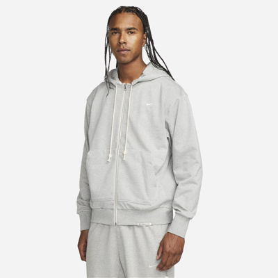 Shop Nike Men's Standard Issue Dri-fit Full-zip Basketball Hoodie In Grey
