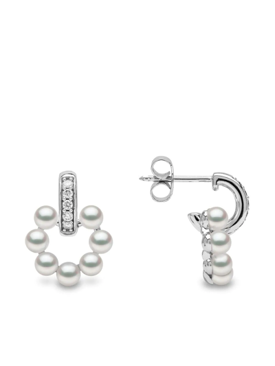 Shop Yoko London 18kt White Gold Eclipse Akoya Pearl And Diamond Hoop Earrings In Silber