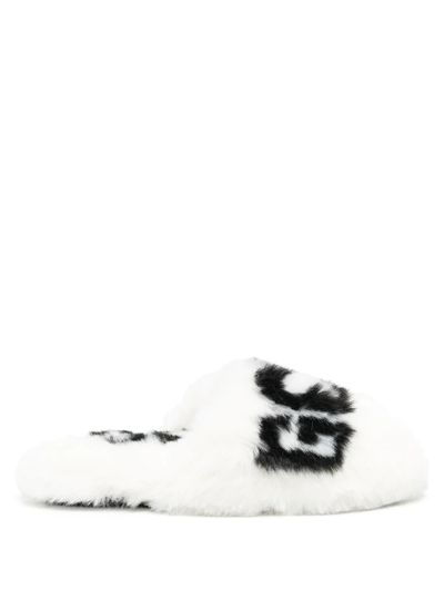 Shop Gcds Logo-print Faux-fur Slippers In Weiss