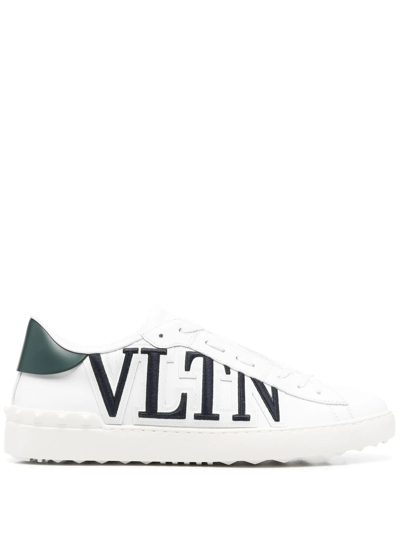 Shop Valentino Vltn Low-top Sneakers In Weiss
