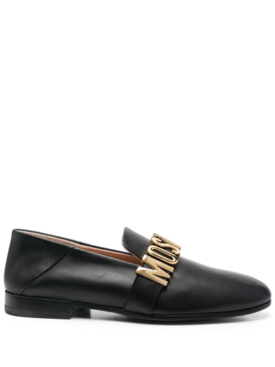 Shop Moschino Logo Lettering Loafers In Schwarz