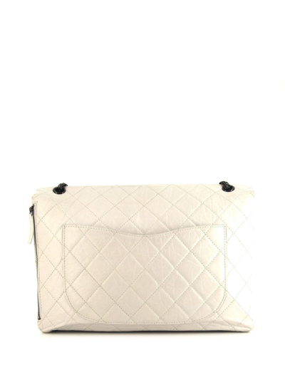Pre-owned Chanel 2.55 Classic Flap Shoulder Bag In 白色
