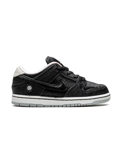 Shop Nike Sb Dunk Low Pro Bs Sneakers In 黑色
