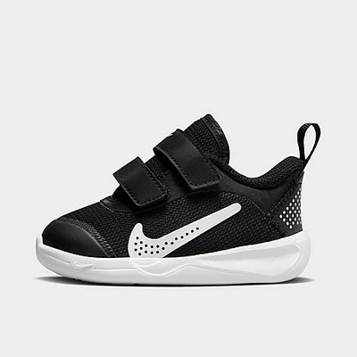 Shop Nike Kids' Toddler Omni Multi-court Hook-and-loop Basketball Shoes In Black/white