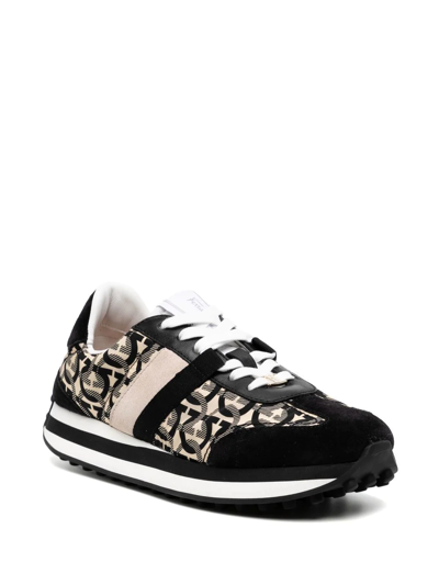 Ferragamo Gancini-print Low-top Sneakers In Schwarz