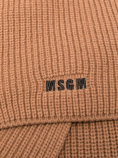 Msgm Embroidered-logo Knitted Scarf In 褐色