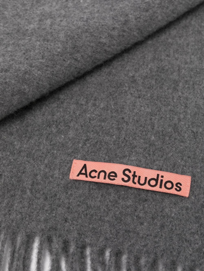 Acne Studios Melange Fringe-trim Wool Scarf In Grey