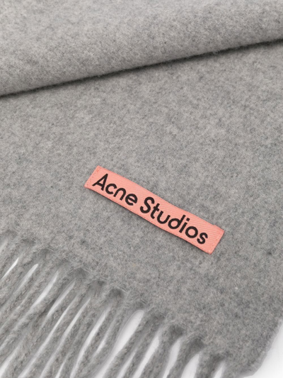 Acne Studios Logo-patch Frayed-edge Scarf In Grey