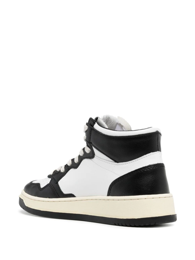 Shop Autry Medalist High-top Sneakers In Schwarz