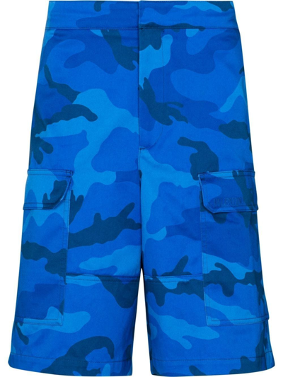 Shop Valentino Camouflage-print Cargo Shorts In Blau