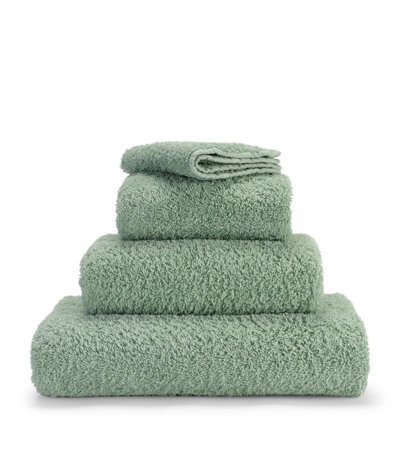 Shop Abyss & Habidecor Super Pile Bath Towel (70cm X 140cm) In Turquoise