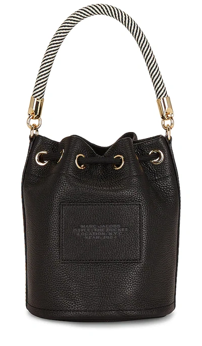 Marc Jacobs The Leather Bucket Black Handbag With Drawstring And Front Logo In Hammered Leather In Black