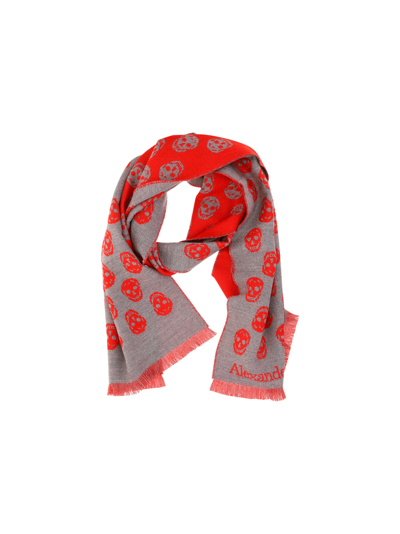 Shop Alexander Mcqueen Reversible Scarf In Graphite/red