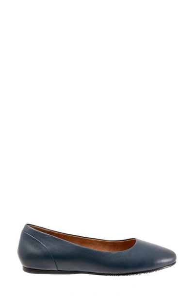 Softwalk Shiraz Flat In Navy
