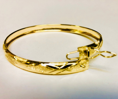 Pre-owned R C I 10k Yellow Gold Domed Etched Bangle Bracelet 8" 6mm 4.5 Grams With Safety In No Stone