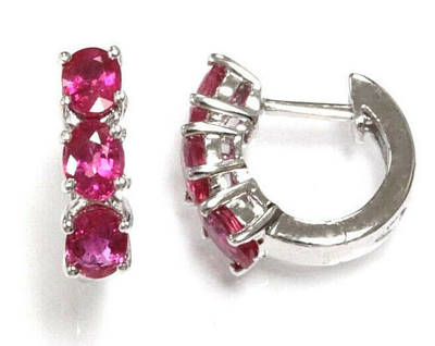 Pre-owned Jewelry By Arsa 1.5 Ctw Natural Deep Red Ruby 14k Yellow Gold Huggie 3 Stone Hoop Earrings 15 Mm