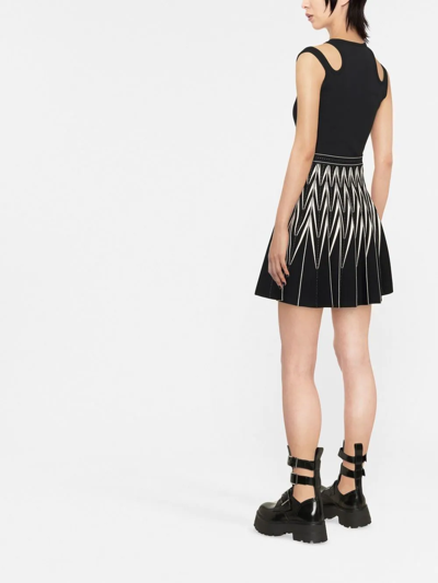 Alexander Mcqueen Black Zig-zag Pleated Mini Skirt In Schwarz