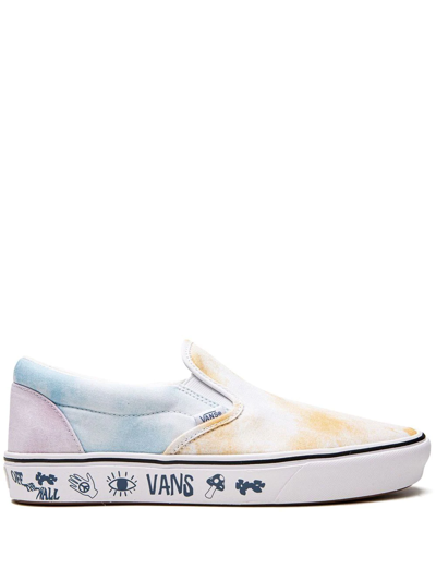 Shop Vans Comfycush Slip-on Sneakers In Weiss