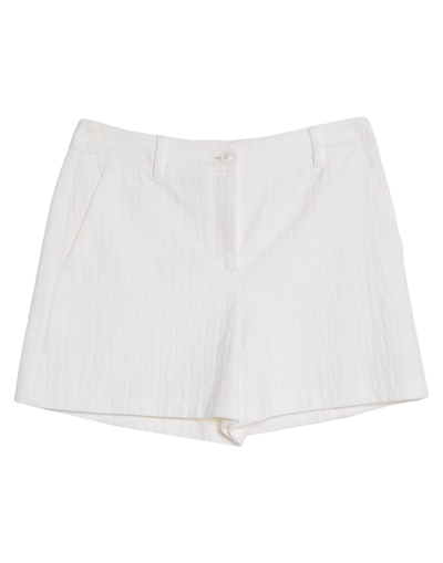 Boutique Moschino Shorts & Bermuda Shorts In White