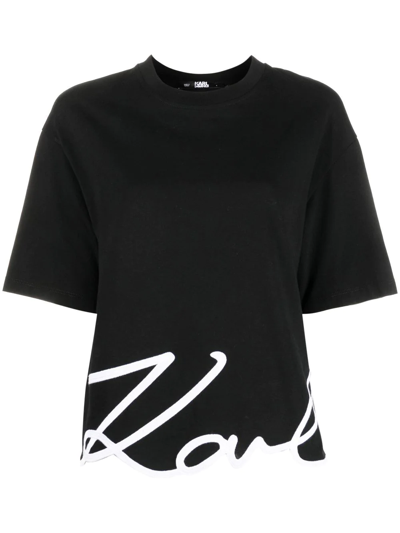 Shop Karl Lagerfeld Signature-hem T-shirt In Schwarz