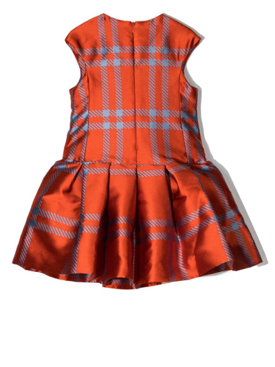 Shop Mi Mi Sol Check-print Midi Dress In 橘色