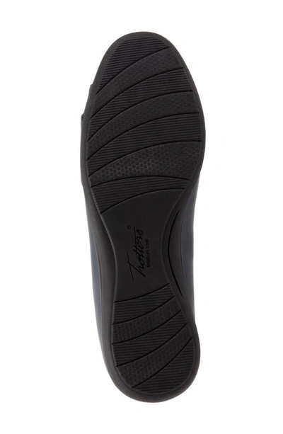 Trotters Womens Buckle Leather Flat Shoes In Navy Micro