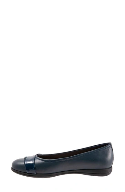 Trotters Womens Buckle Leather Flat Shoes In Navy Micro