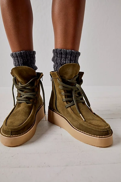 Free People Bottes Compensées Aiden In Moss | ModeSens
