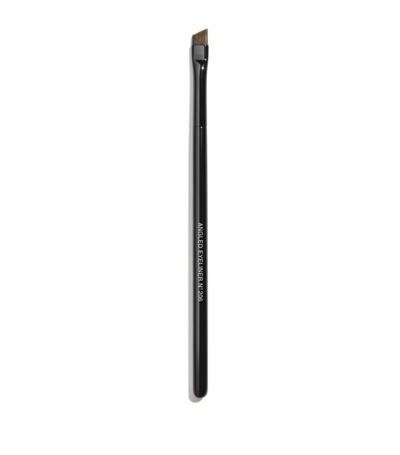 Shop Chanel Harrods Chanel (pinceau) Angled Eyeliner Brush N°206 In White