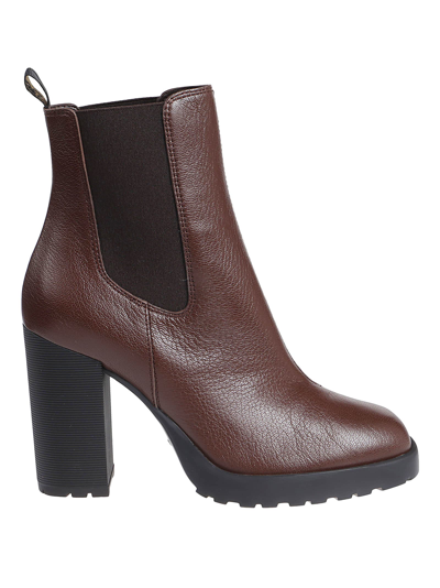Shop Hogan H623 Chelsea Ankle Boots In Marrone