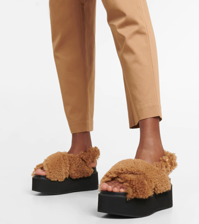 Marni Brown Shearling Fussbett Platform Sandals In Caramel