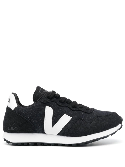 Veja Panelled Low-top Lace-up Sneakers In Black