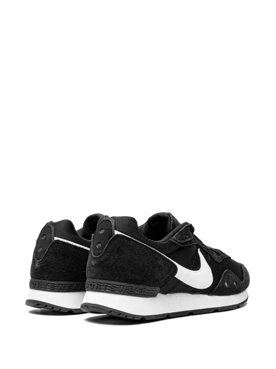 Nike Venture Runner Low-top Sneakers In Black