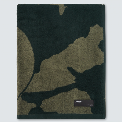 Shop Oakley B1b Camo Towel In B1b Camo Hunter