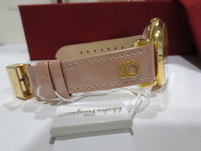Pre-owned Ferragamo Women's Fg3030014 Gancino Deco Rose Gold Ip Pink Leather Watch