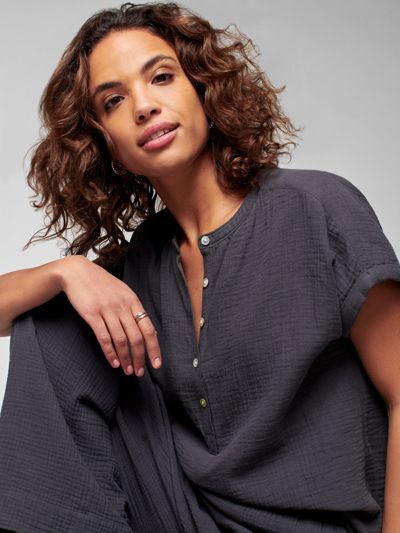 Faherty Dream Cotton Gauze Desmond Top In Washed Black