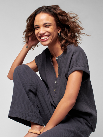 Faherty Dream Cotton Gauze Desmond Top In Washed Black