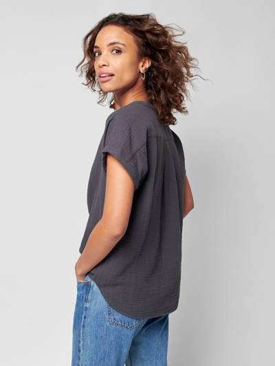 Faherty Dream Cotton Gauze Desmond Top In Washed Black