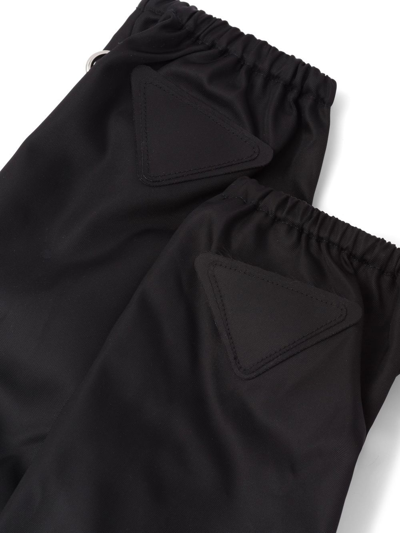 Prada Triangle-patch Re-nylon Gloves In Black