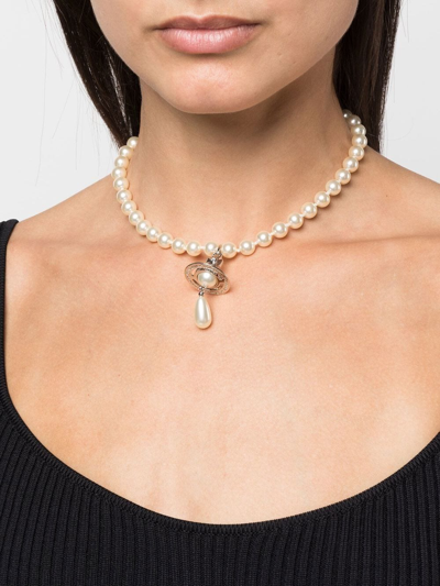 Vivienne Westwood Cn One Row Pearl Drop Chocker In White