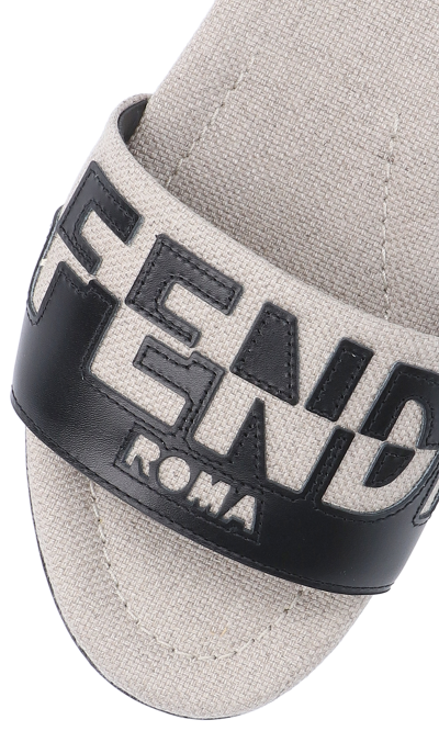 Shop Fendi 'signature' Slide