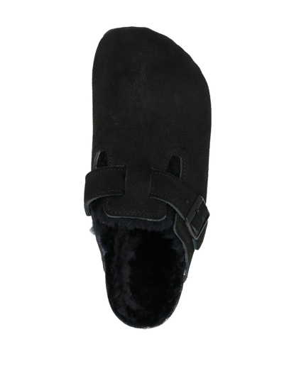 Shop Birkenstock Boston Shearling Slippers In Schwarz