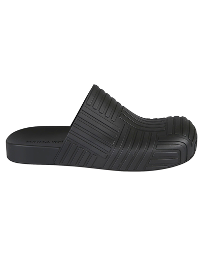 Shop Bottega Veneta Slider Sandals In Black