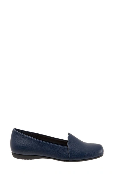 Trotters Sage Flat In Navy