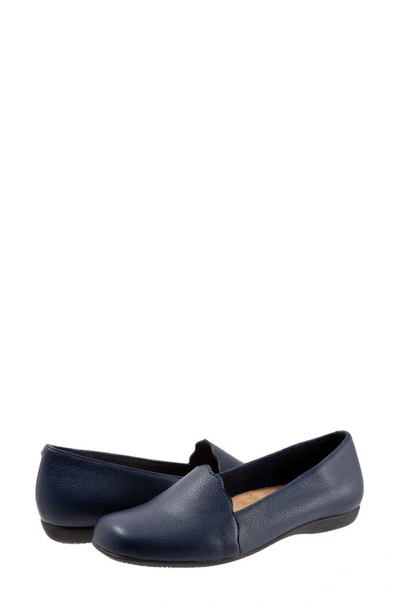 Trotters Sage Flat In Navy